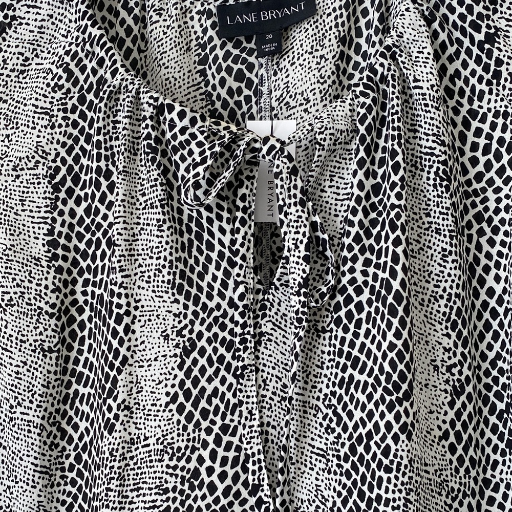 Lane Bryant Monochrome Sleeveless Blouse - Picture 5 of 7